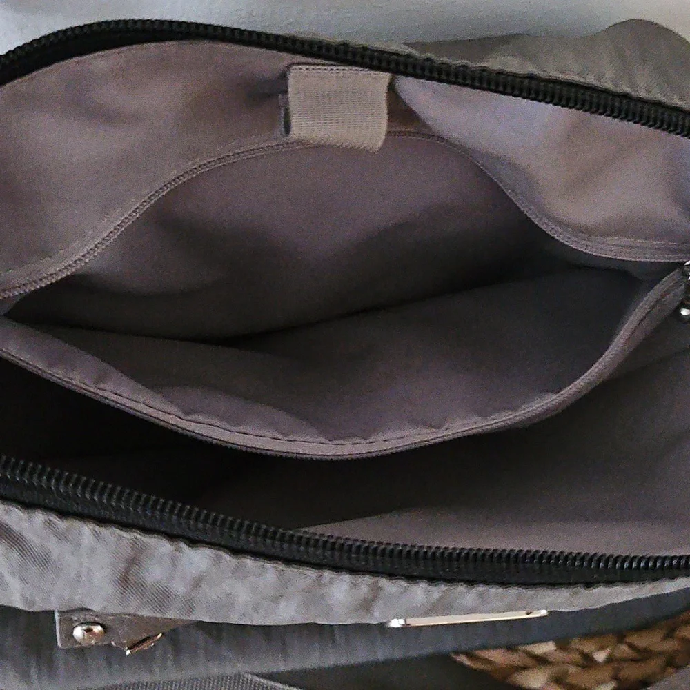 🎉HP🎉 Baggallini Charcoal Crossbody Bag - Picture 6 of 7